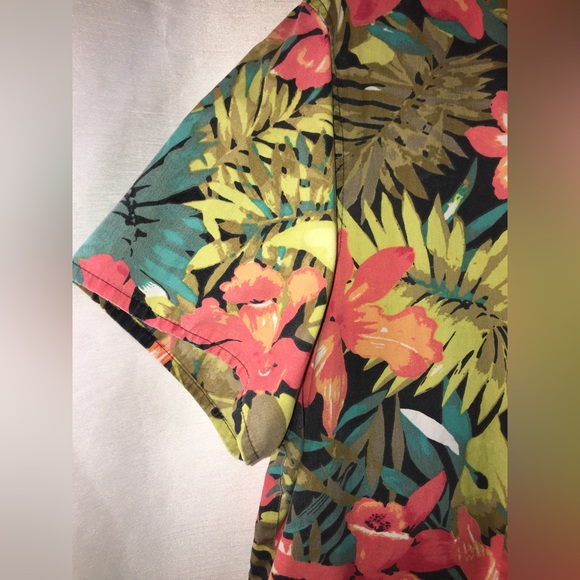 Sag Harbor Sport | Women’s Short Sleeve Tropical Pattern Button Down Blouse Top - Picture 3 of 9